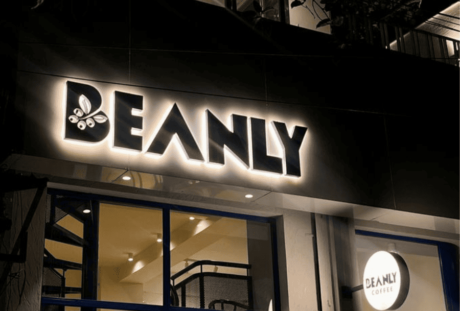 custom signage Dubai
